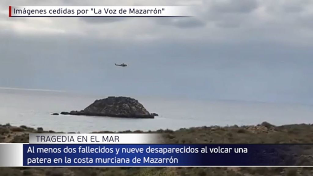 Dos migrantes muertos y nueve desaparecidos al volcar una patera en Mazarrón