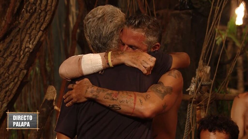 Las amargas lágrimas de Carlos Alba tras la eliminación de Agustín Bravo