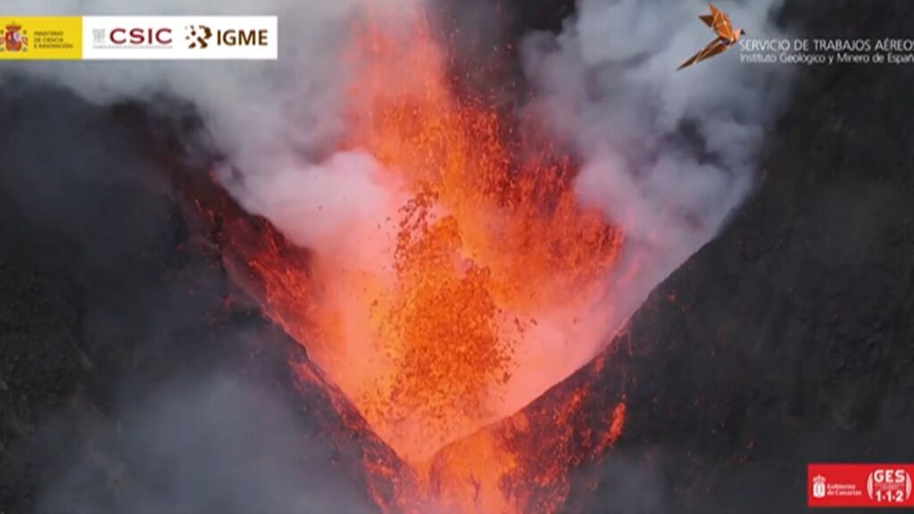 Al volcán de La Palma le queda al menos un mes de erupción, según los expertos