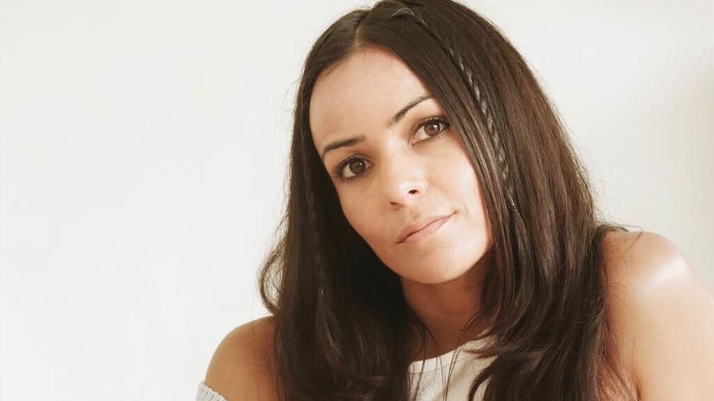 Raquel del Rosario muestra las cicatrices de su hijo, meses después de ser atacado por un puma