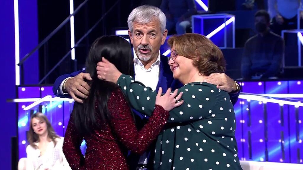 Elena conoce a su suegra al llegar a plató: "Mi hijo ha elegido muy bien"