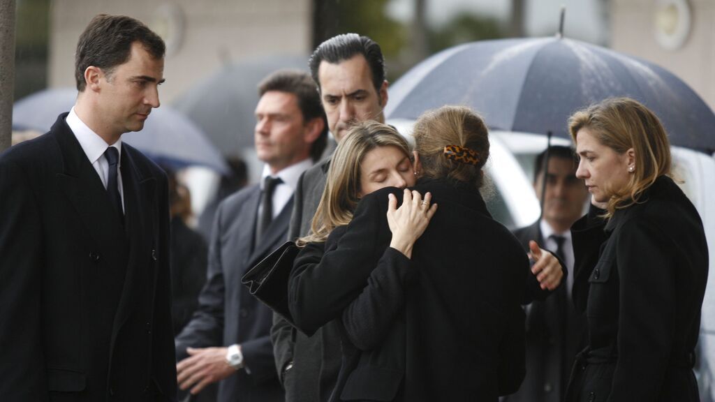 Letizia, arropada por la familia real en estos duros momentos