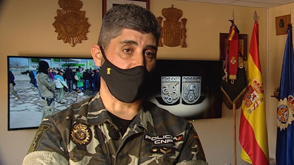 Huir con los cazas sobre sus cabezas: El jefe de los geos del convoy español que sacó  a más de 100 personas