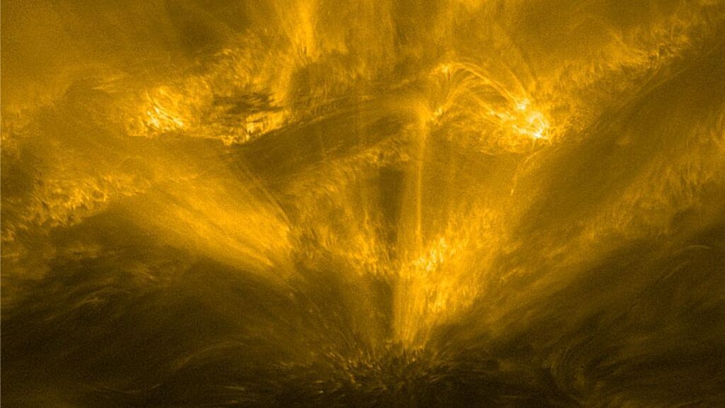La sonda Solar Orbiter pasa más cerca del Sol que Mercurio y captura un misterioso 'erizo solar'