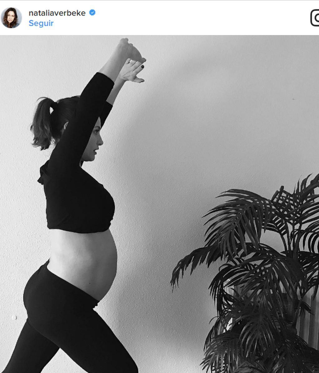 El amiguismo vip se practica barriga con barriga: Verbeke y Maribel Verdú 👩‍❤️‍👩
