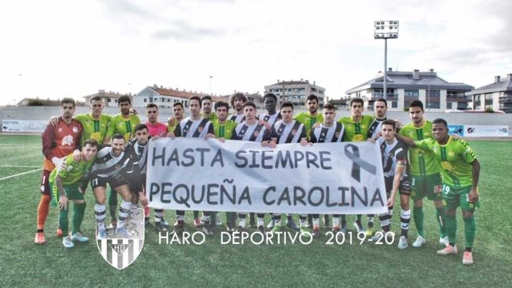 El equipo de fútbol de Haro despide a la pequeña Carolina, hallada muerta en un hotel