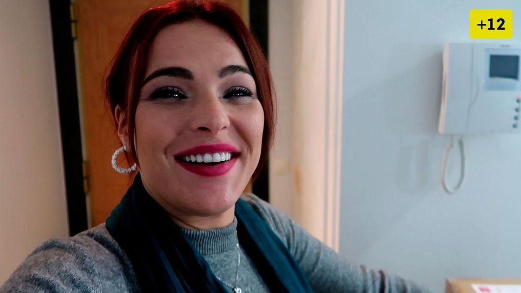 Marta Peñate pone su primer árbol de Navidad con Tony Spina y se sincera (1/2)