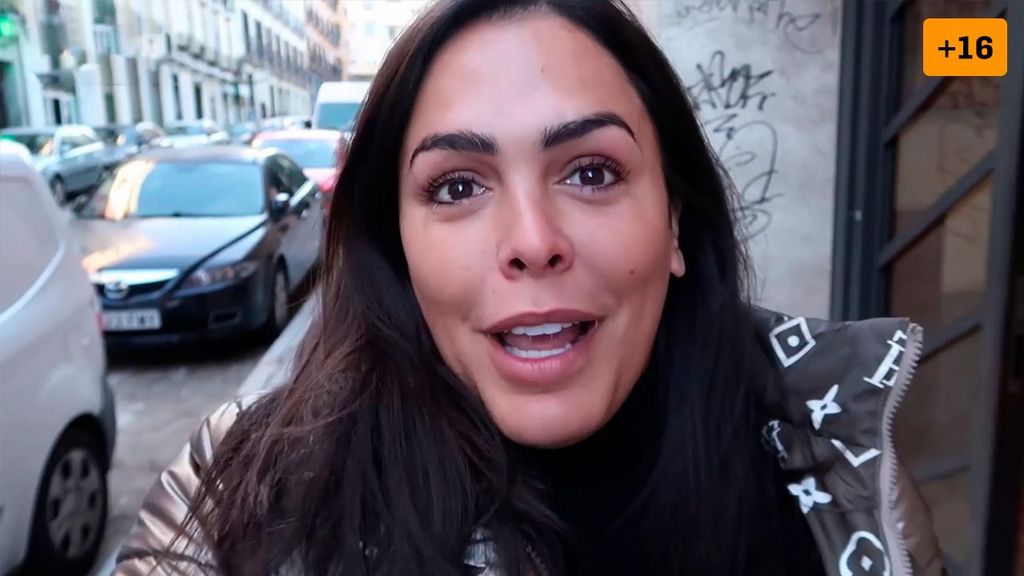 Amor Romeira se somete a un cambio de look y opina de las declaraciones de su amiga Bea Retamal sobre las personal trans (1/2)