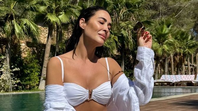 El posado en bikini de Vicky Martín Berrocal, en vídeo