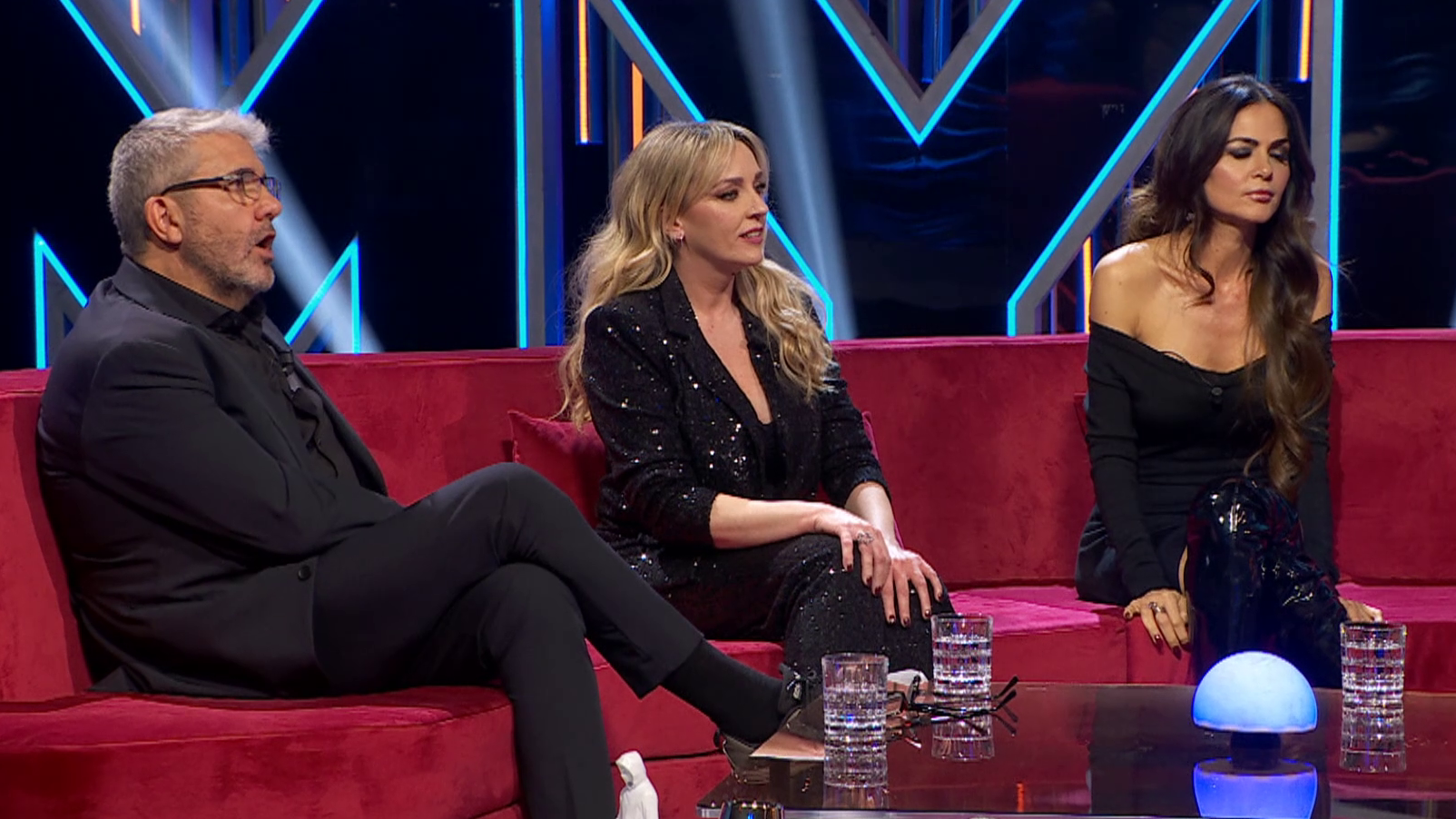 Flo, Anna Simón y Romina Belluscio, en 'Martínez y hermanos'