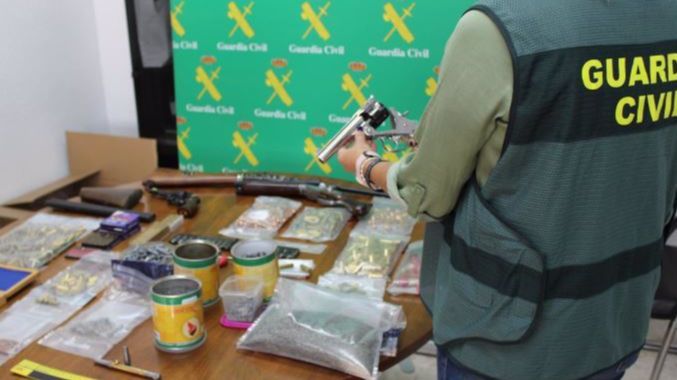 Guardia Civil avisa de publicidad engañosa en Internet sobre armas de autodefensa Guardia Civil avisa de publicidad engañosa en Internet sobre armas de autodefensa
