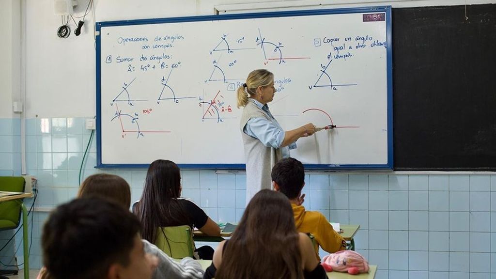 Empeora la situación de los profesores en España: casi el 40% afirma que vive su día laboral con distancia