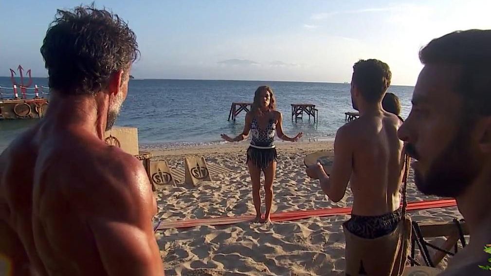 Laura Madrueño detiene la prueba de 'Playa Calma' "por desobedecer las normas" y la organización toma una rotunda decisión