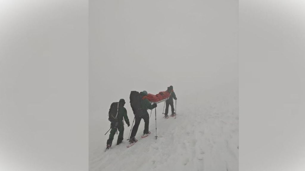 Rescatados tres montañeros, uno de ellos con síntomas de ceguera por el sol, en Gredos