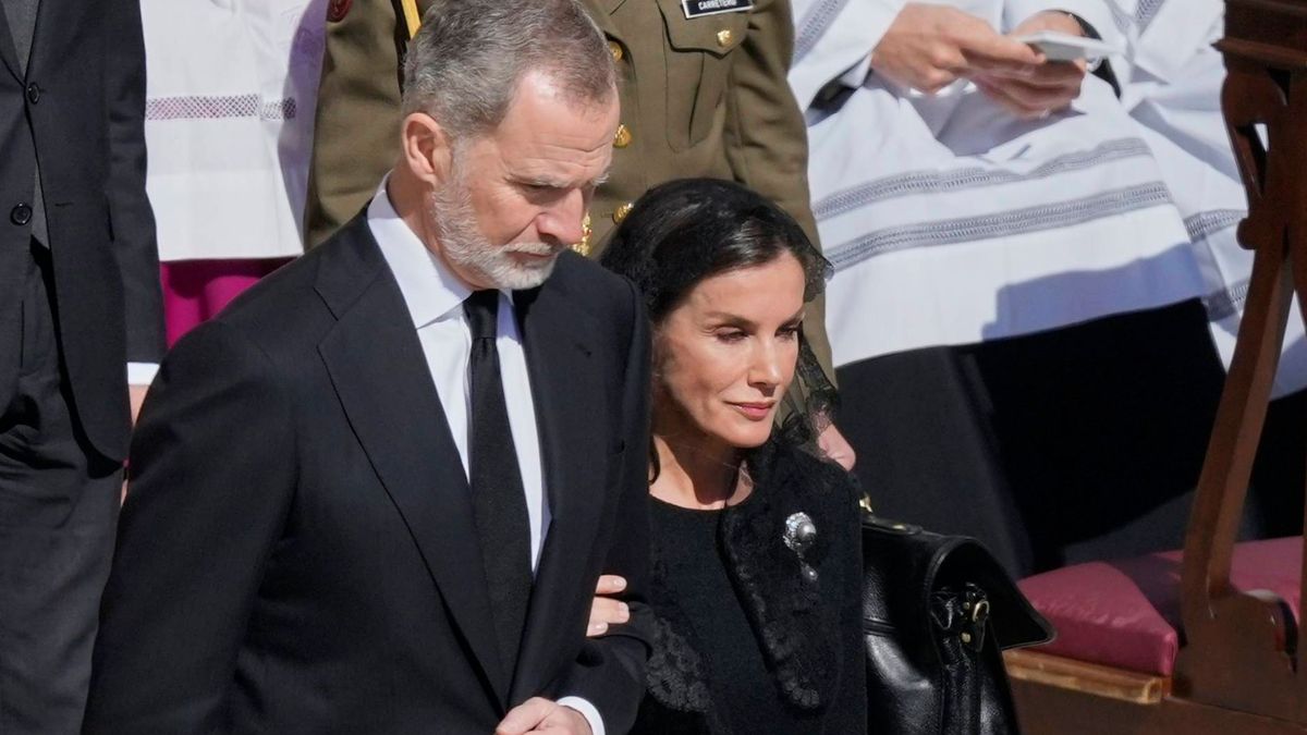Letizia y Felipe, en el funeral del papa Francisco