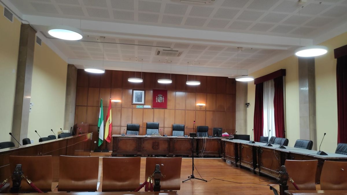 Condenado a 14 años de cárcel tras asestar 15 puñaladas a su pareja cuando tenía a su bebé en brazos Condenado a 14 años de cárcel tras asestar 15 puñaladas a su pareja cuando tenía a su bebé en brazos