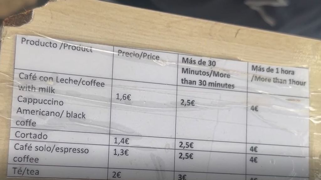 El precio del café, en función del tiempo que pases en el local: la estrategia de un establecimiento para liberar mesas