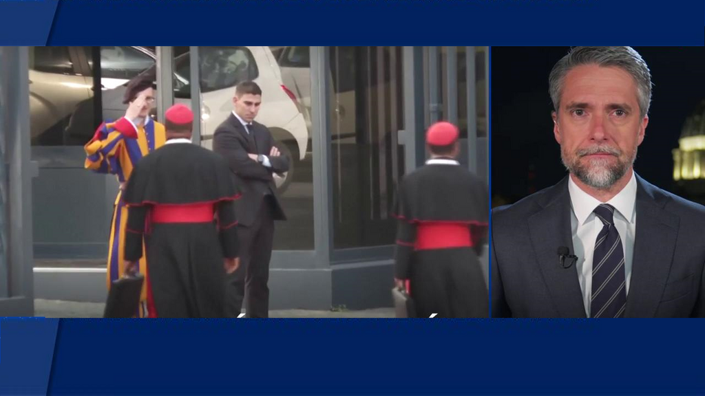 Los cardenales, totalmente incomunicados antes de que comience el cónclave: ya han entregado sus móviles