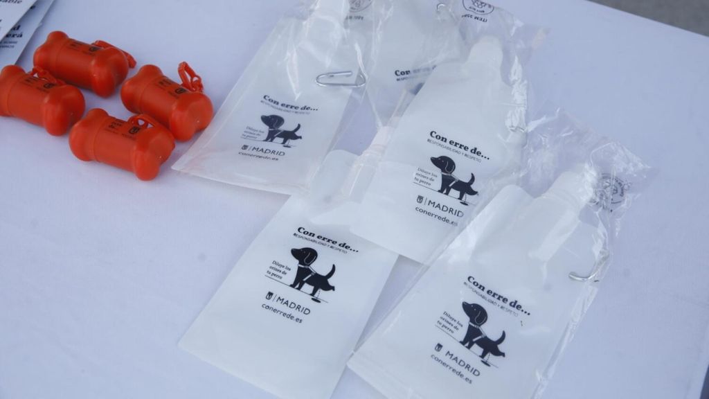 Los Kits para los excrementos de perros del Ayuntamiento de Madrid