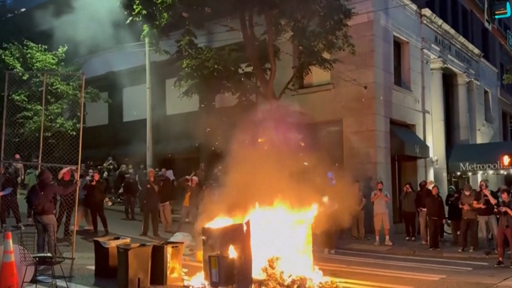 Redadas masivas en el sexto día de protestas en EE.UU: Trump celebra la "tranquilidad" de las últimas noches