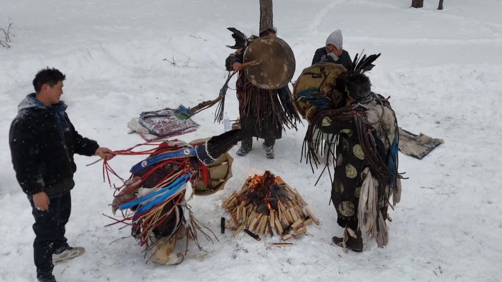 Las increíbles imágenes reales de chamanes poseídos durante una ceremonia en Siberia Cuarto Milenio Temporada 20 Top Vídeos 637
